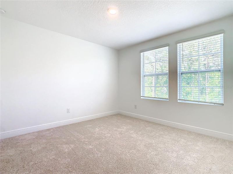 Spacious, unfurnished interior of a new home in , Winter Garden (Image 40).