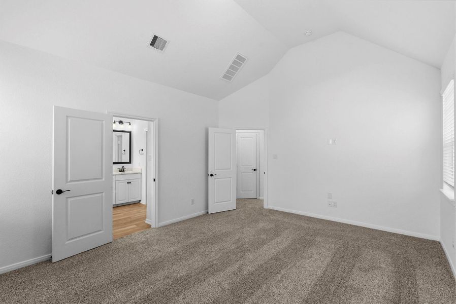 Spacious, unfurnished interior of a new home in Woodforest, Montgomery (Image 21).