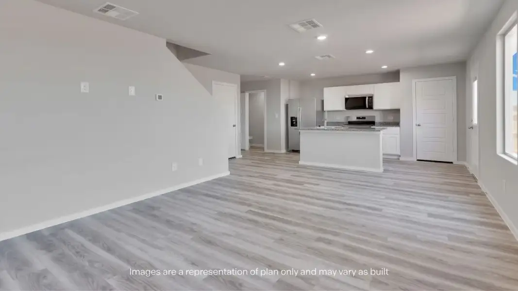 Representative unfurnished interior of a home built from the Dama by D.R. Horton in Deer Meadows, Odessa (Image 13).