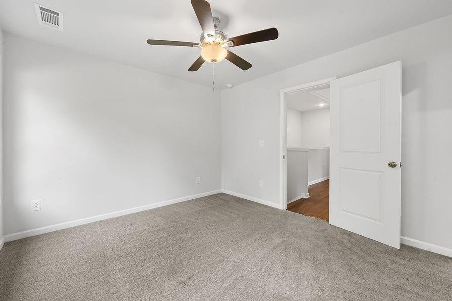 Spacious, unfurnished interior of a new home in , Lawrenceville (Image 26).