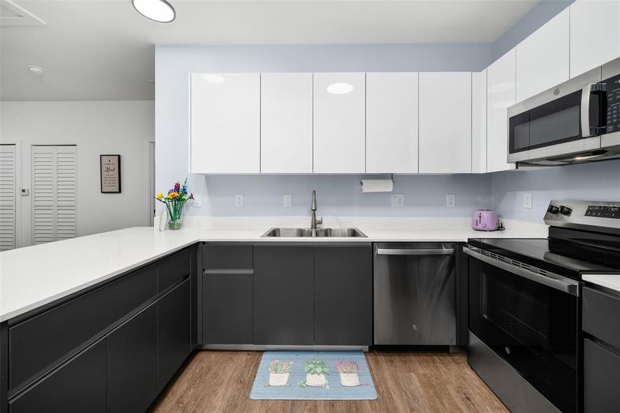 Furnished interior view inside a new home in , Gainesville (Image 22).