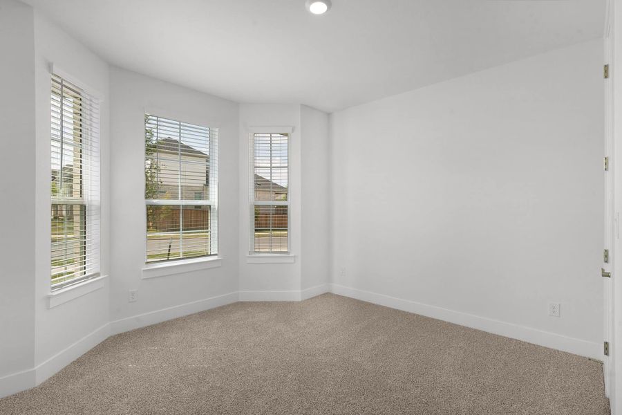 Spacious, unfurnished interior of a new home in University Heights, Round Rock (Image 21).