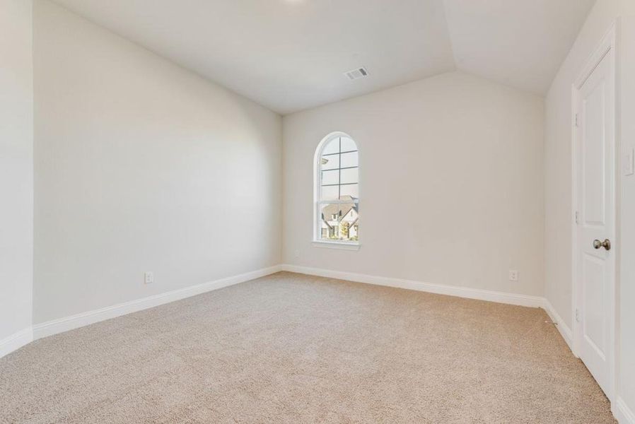 Spacious, unfurnished interior of a new home in Somercrest, Midlothian (Image 40).