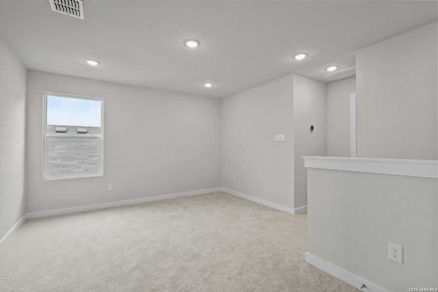 Spacious, unfurnished interior of a new home in Applewhite Meadows, San Antonio (Image 28).