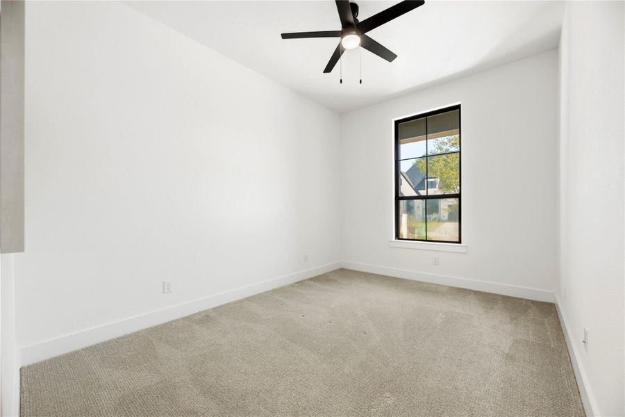 Spacious, unfurnished interior of a new home in Sienna, Missouri City (Image 20).