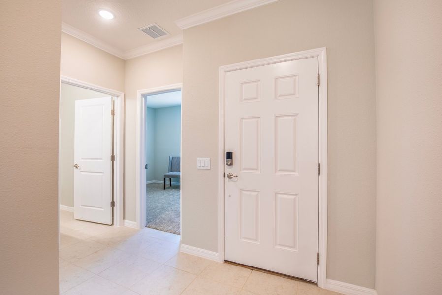Spacious, unfurnished interior of a new home in Heritage Station, Punta Gorda (Image 18). Spacious, unfurnished interior of a new home in Heritage Station, Punta Gorda (Image 18).