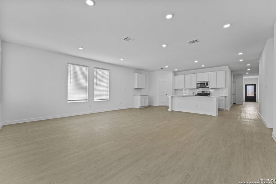 Spacious, unfurnished interior of a new home in Hidden Trails: Coastline Collection, Bulverde (Image 15). Spacious, unfurnished interior of a new home in Hidden Trails: Coastline Collection, Bulverde (Image 15).