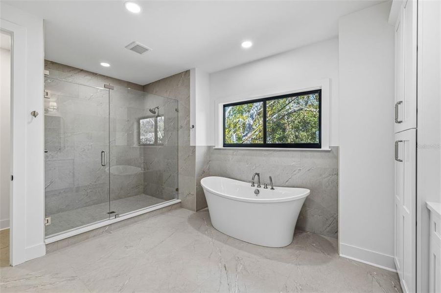 Furnished interior view inside a new home in , Tampa (Image 25).