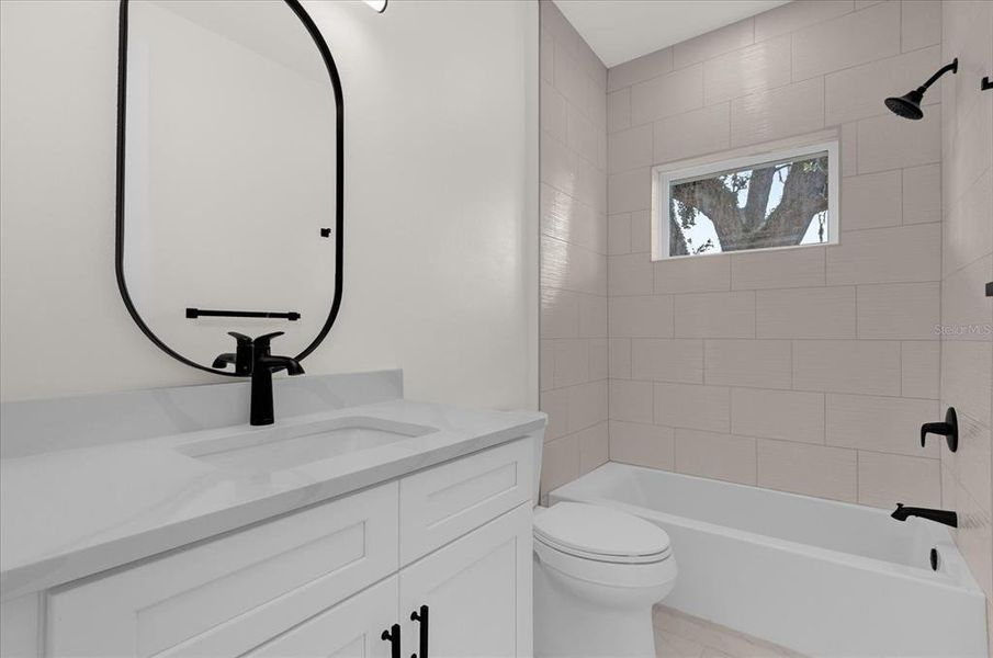 Furnished interior view inside a new home in , Orlando (Image 43).