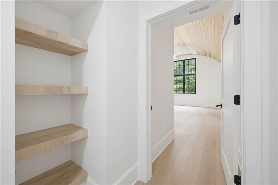Spacious, unfurnished interior of a new home in , Atlanta (Image 27).