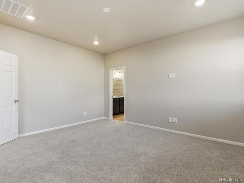 Spacious, unfurnished interior of a new home in , Commerce City (Image 19).