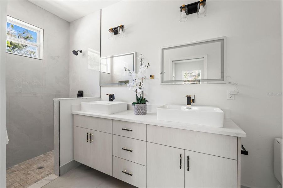 Furnished interior view inside a new home in , Tampa (Image 7).