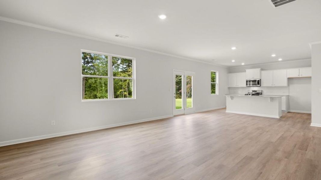 Spacious, unfurnished interior of a new home in Oconee Overlook, Gainesville (Image 18).