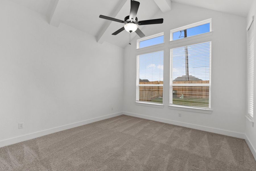 Spacious, unfurnished interior of a new home in Blue Heron, Mont Belvieu (Image 30).