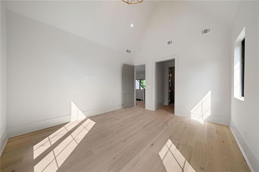 Spacious, unfurnished interior of a new home in , Dunwoody (Image 40).