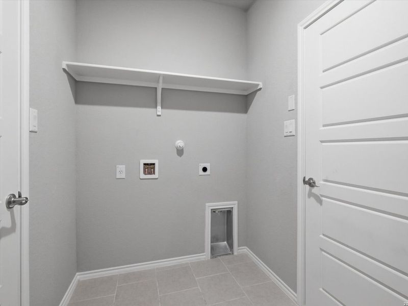 Spacious, unfurnished interior of a new home in Agave, San Antonio (Image 25). Spacious, unfurnished interior of a new home in Agave, San Antonio (Image 25).