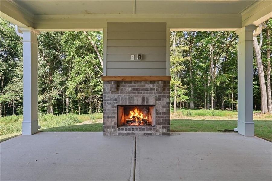 Exterior details and patio area of a home in , Statham (Image 31).