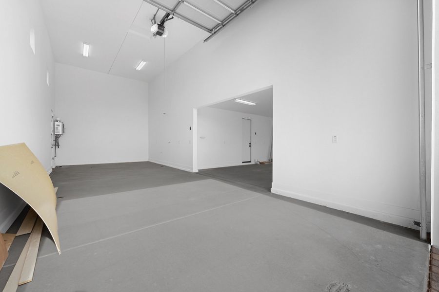 Spacious, unfurnished interior of a new home in Combs Ranch, San Tan Valley (Image 29).
