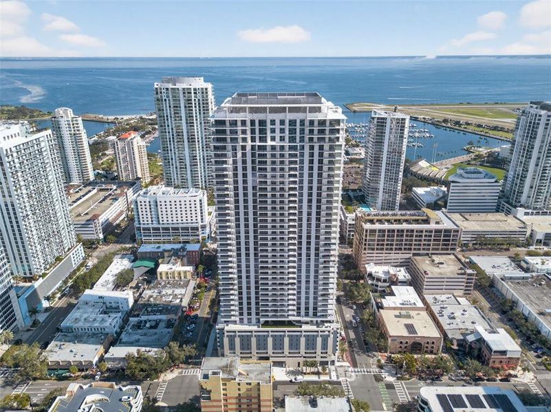 Condo located in St. Petersburg, FL showcasing its design and architecture (Image 31). Condo located in St. Petersburg, FL showcasing its design and architecture (Image 31).