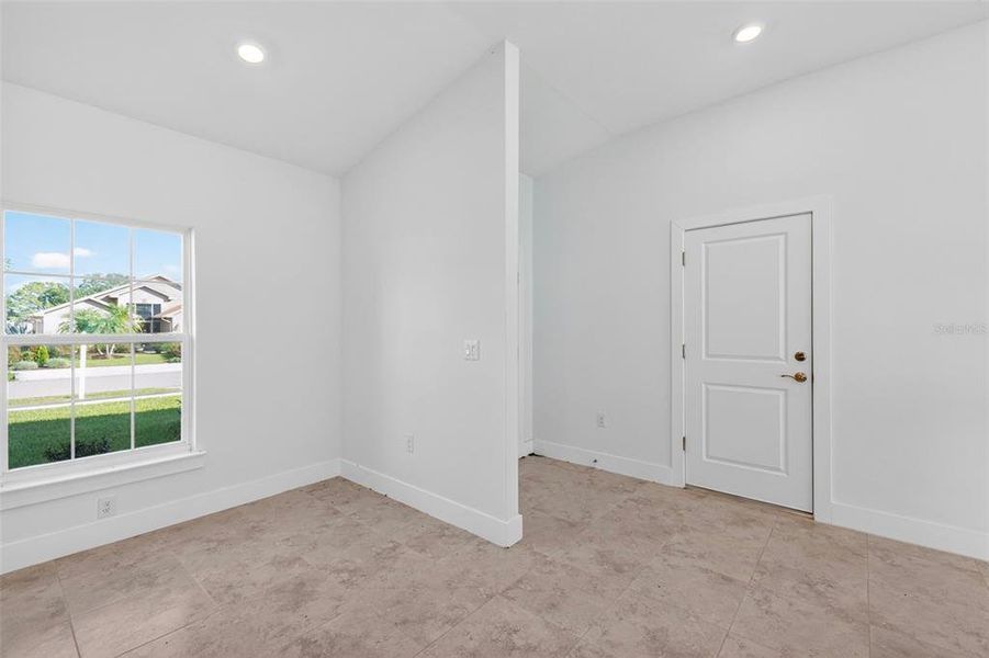 Spacious, unfurnished interior of a new home in , Port Charlotte (Image 25).