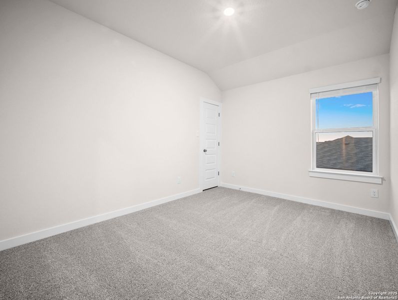 Spacious, unfurnished interior of a new home in Comanche Ridge, San Antonio (Image 8). Spacious, unfurnished interior of a new home in Comanche Ridge, San Antonio (Image 8).