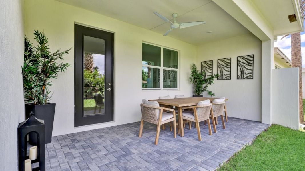 Sycamore Covered Lanai