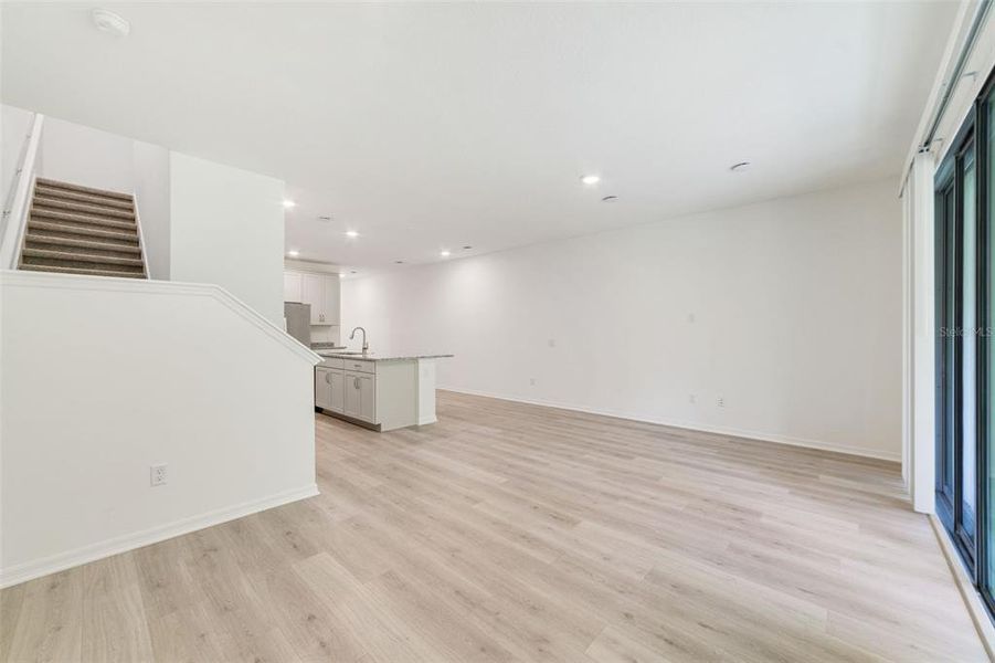 Spacious, unfurnished interior of a new home in Towns at Greenleaf, Oviedo (Image 18).