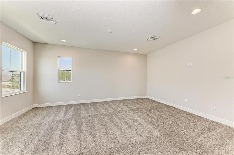 Spacious, unfurnished interior of a new home in Two Rivers, Zephyrhills (Image 24).