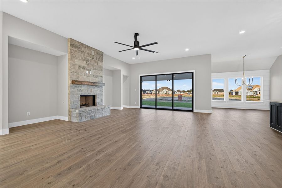 Spacious, unfurnished interior of a new home in Paloma Ranches, Justin (Image 20).
