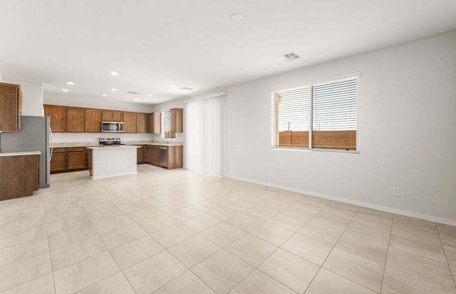 Spacious, unfurnished interior of a new home in Asante- Atrium Series, Surprise (Image 24).