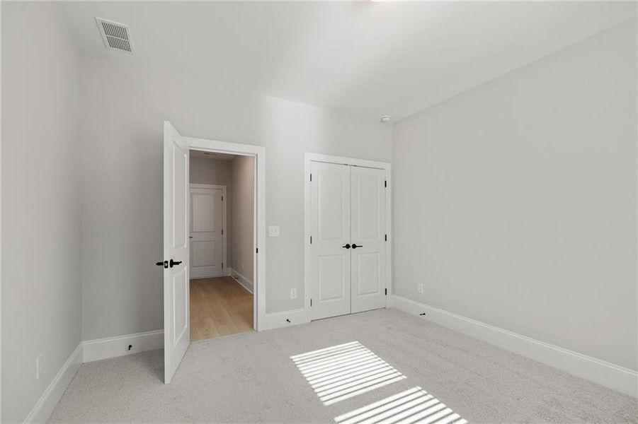 Spacious, unfurnished interior of a new home in Oak Valley Estates, Marietta (Image 51).