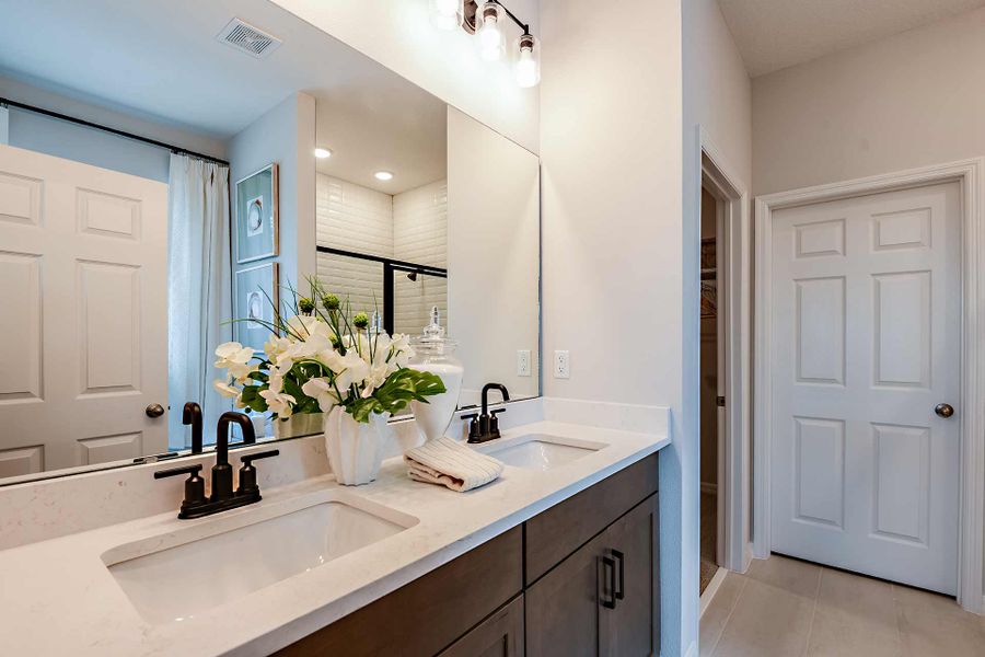 Primary Bathroom | Kensington Flex | New Homes in Florida | Landsea Homes