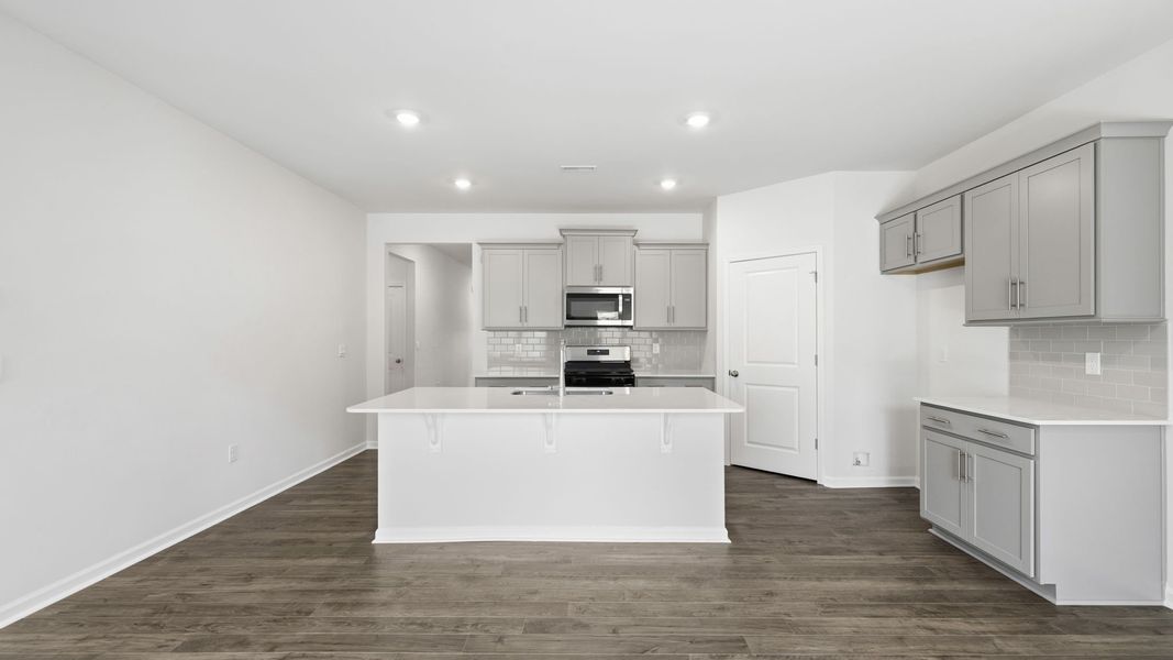 Furnished interior view inside a new home in Valleywood Farms, Waynesville (Image 10).