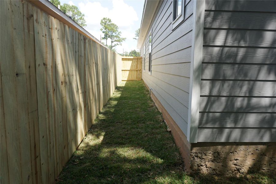 Exterior details and patio area of a home in , Willis (Image 15).