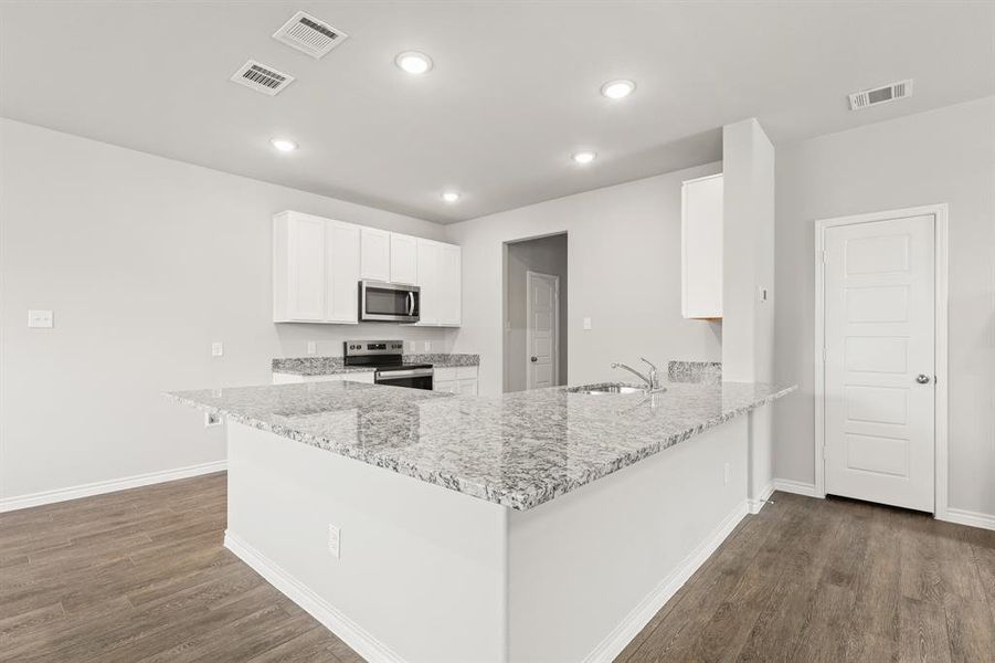 Furnished interior view inside a new home in Deer Creek, Crowley (Image 8).
