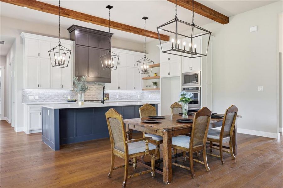 Furnished interior view inside a new home in , Waxahachie (Image 11).