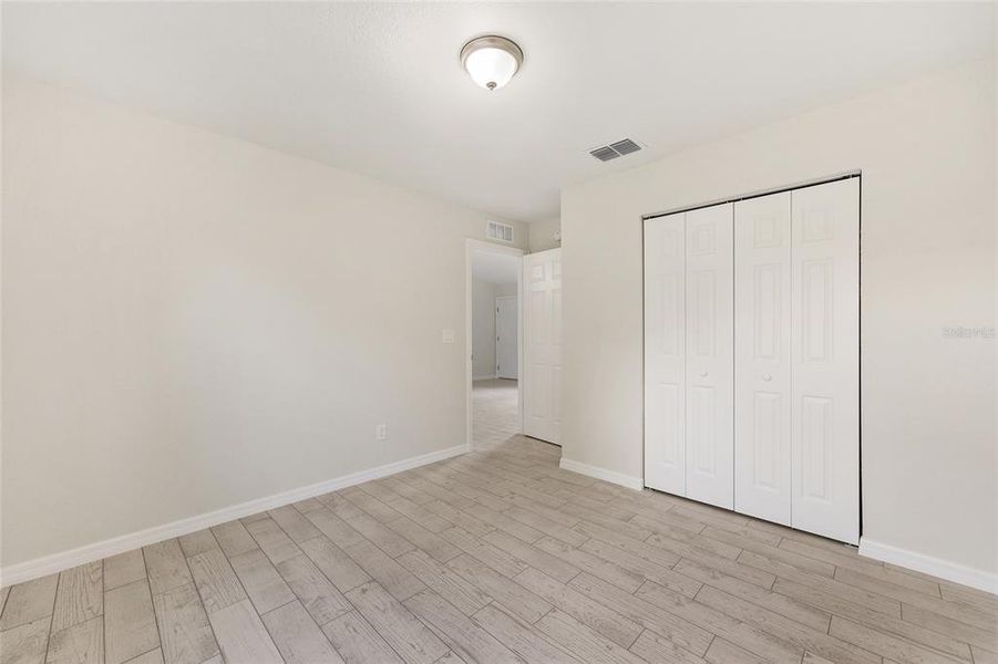 Spacious, unfurnished interior of a new home in , Ocala (Image 30).