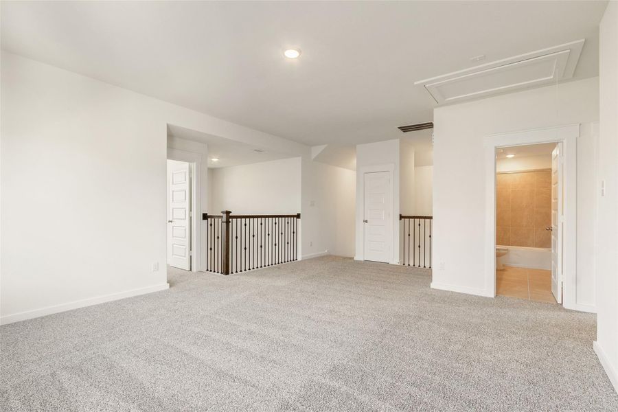 Spacious, unfurnished interior of a new home in Cielo, Conroe (Image 31). Spacious, unfurnished interior of a new home in Cielo, Conroe (Image 31).
