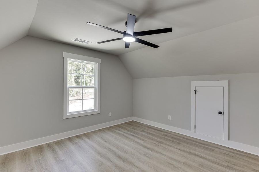 Spacious, unfurnished interior of a new home in , Jefferson (Image 29).