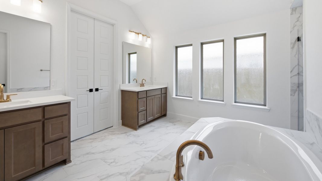 Furnished interior view inside a new home in Hillstead, Lavon (Image 14).