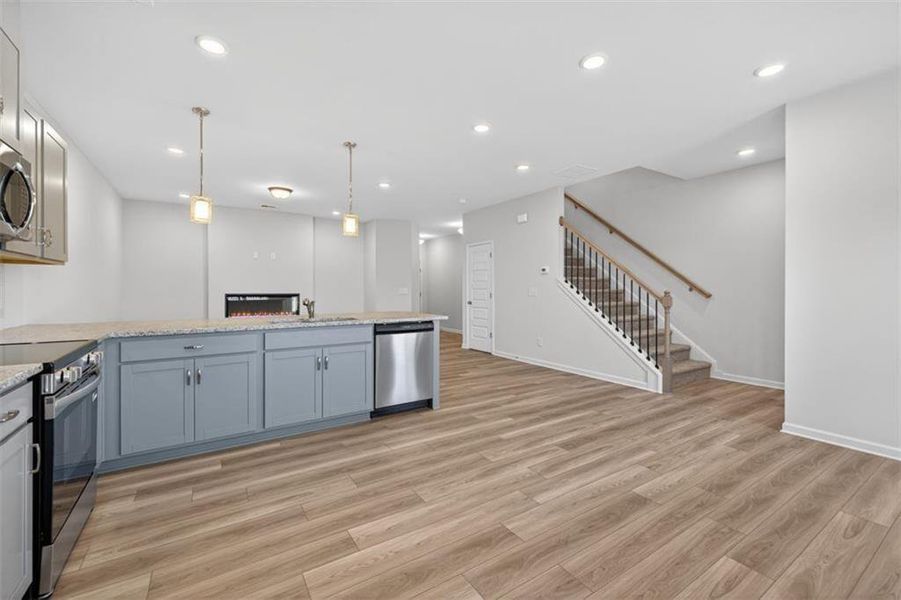 Furnished interior view inside a new home in Franklin Manor, Lawrenceville (Image 7).