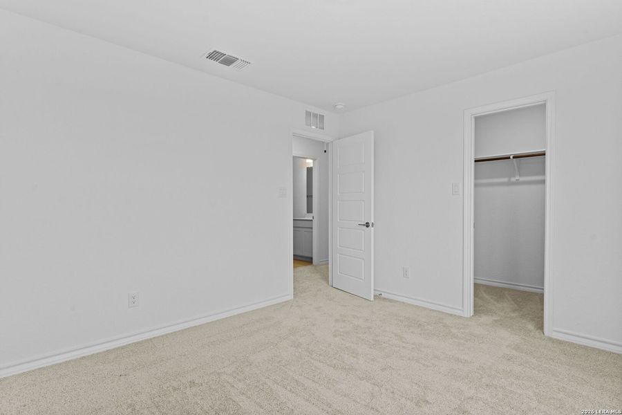Spacious, unfurnished interior of a new home in Nopal Valley, San Antonio (Image 23). Spacious, unfurnished interior of a new home in Nopal Valley, San Antonio (Image 23).