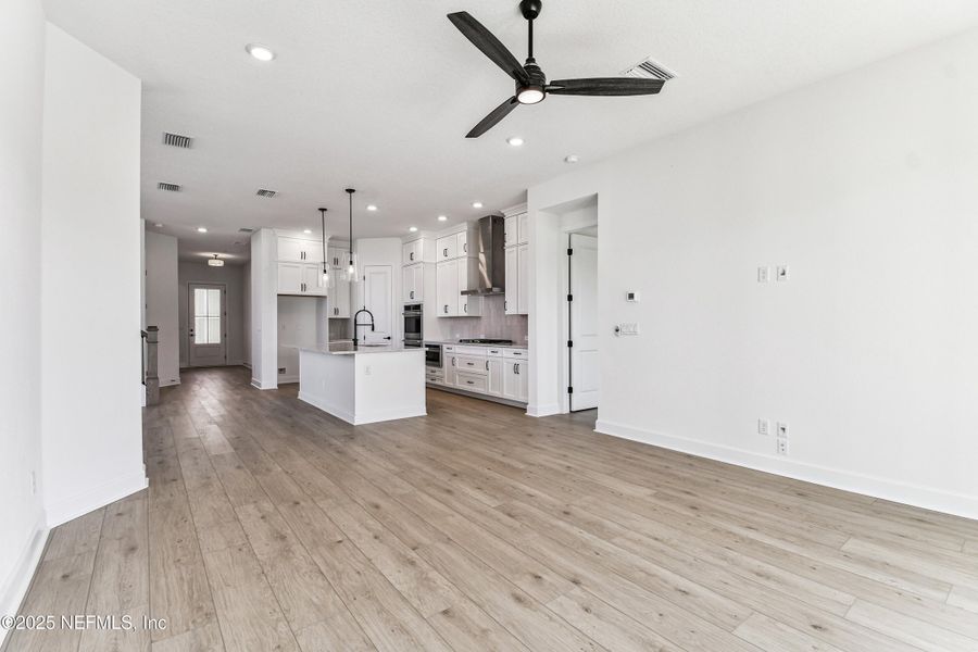 Spacious, unfurnished interior of a new home in Seven Pines 50' Front Entry, Jacksonville (Image 22).