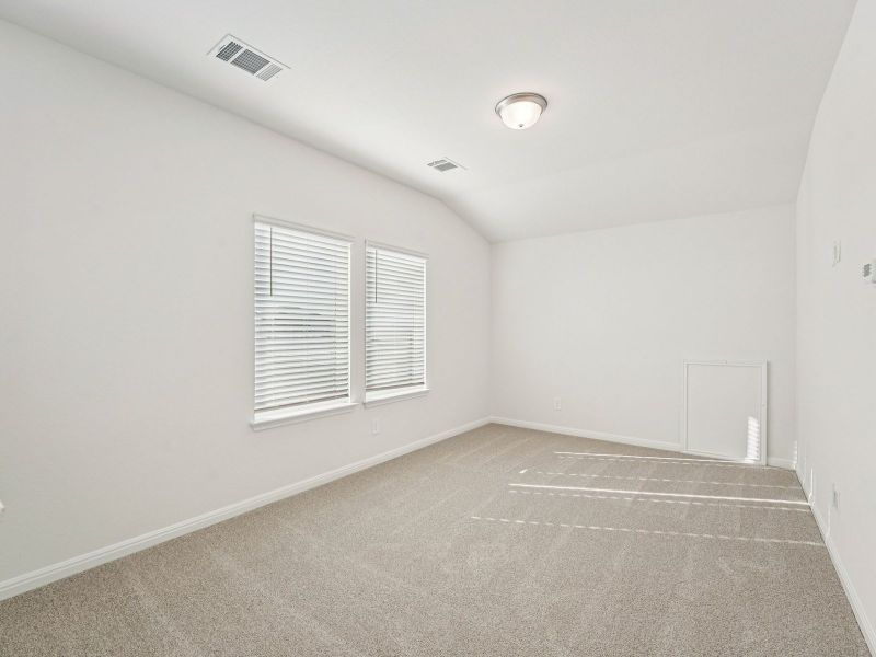 Spacious, unfurnished interior of a new home in Flora, Hutto (Image 11).