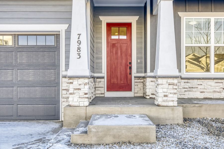 7983 Polson - Front Entryway
