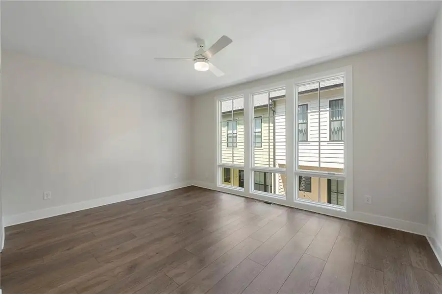 Spacious, unfurnished interior of a new home in , Atlanta (Image 16).