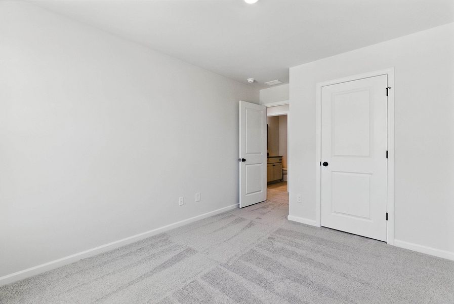 Spacious, unfurnished interior of a new home in Landmark Commons, Boiling Springs (Image 20).