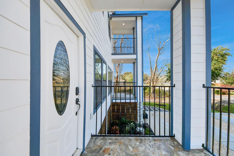 Exterior details and patio area of a home in , Houston (Image 33).