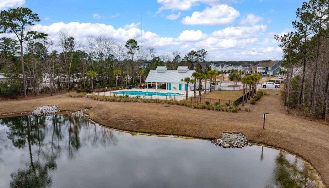 Community amenities in Limehouse Village: Arbor Series, Summerville (Image 35). Community amenities in Limehouse Village: Arbor Series, Summerville (Image 35).
