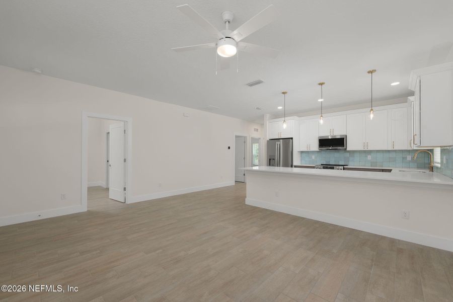 Spacious, unfurnished interior of a new home in , Hastings (Image 24).